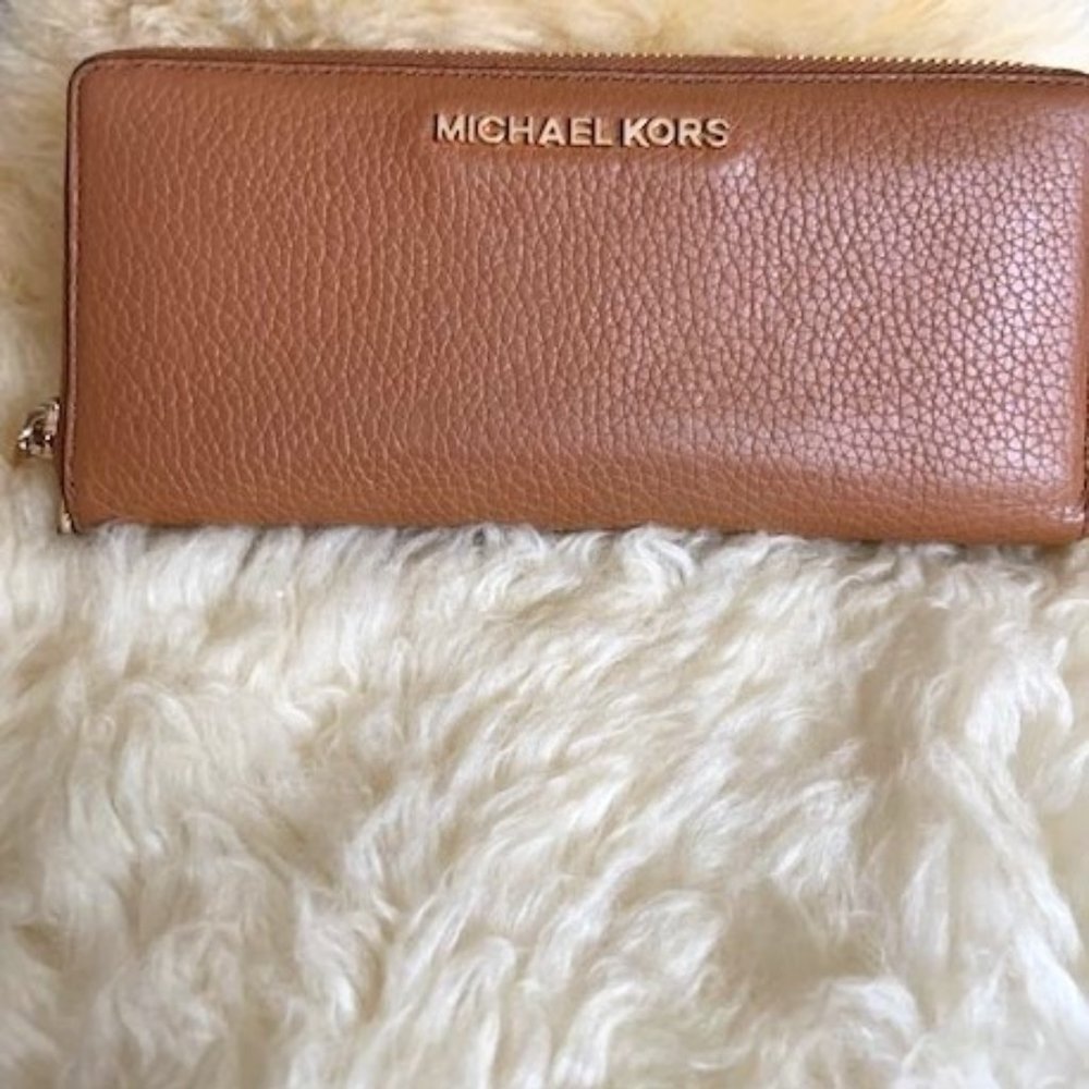 MIcahael Kors Ladies Wallet